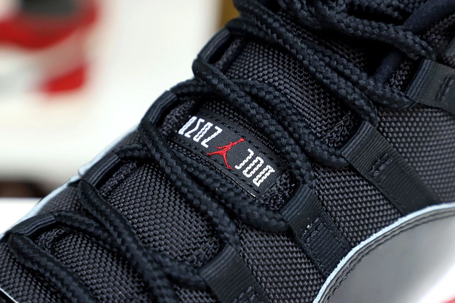 JORDAN 2019 RETRO 11 AIR 'BRED' 0123